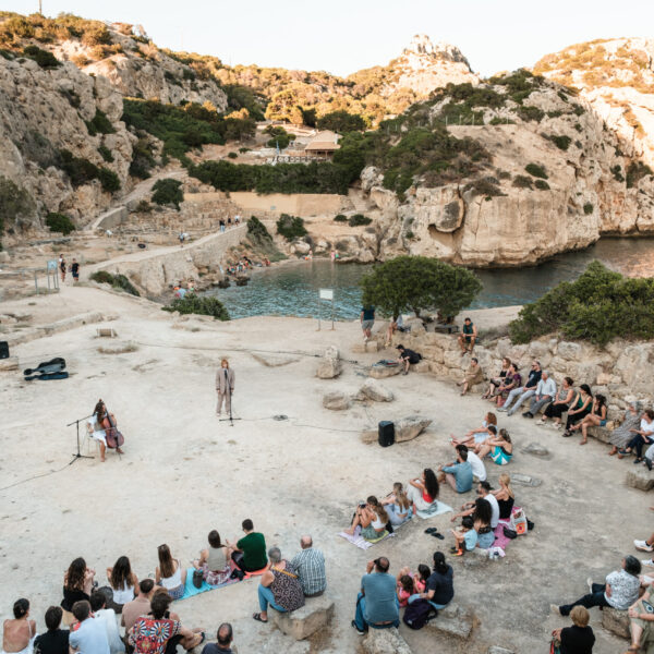 Μήδεια / Έξοδος: Ό,τι αγάπησα με σύντριψε στον ήλιο